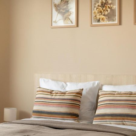 Cosy And Bright Apartment With Parking In Poznan By Noclegi Renters Eksteriør bilde