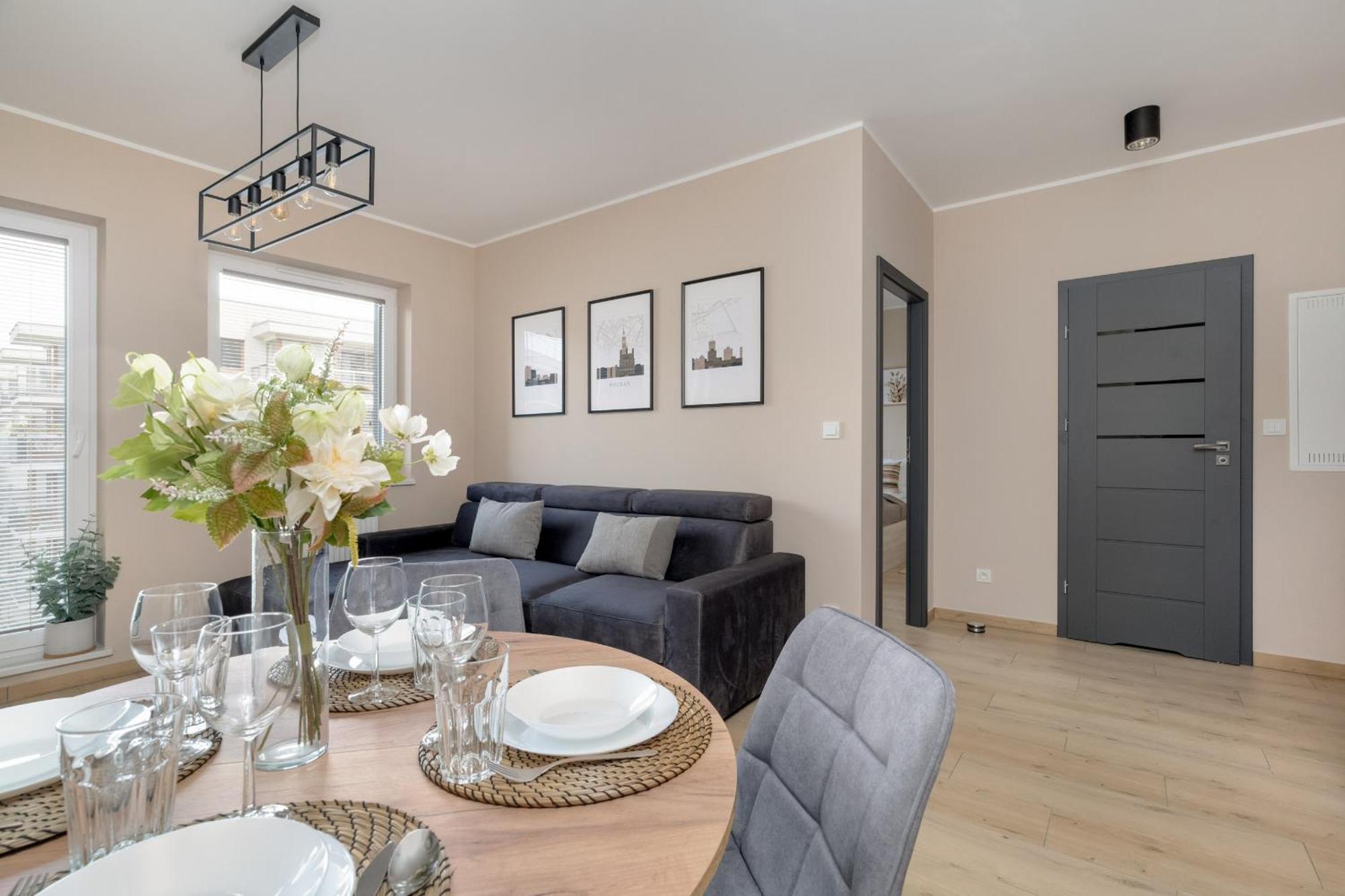 Cosy And Bright Apartment With Parking In Poznan By Noclegi Renters Eksteriør bilde