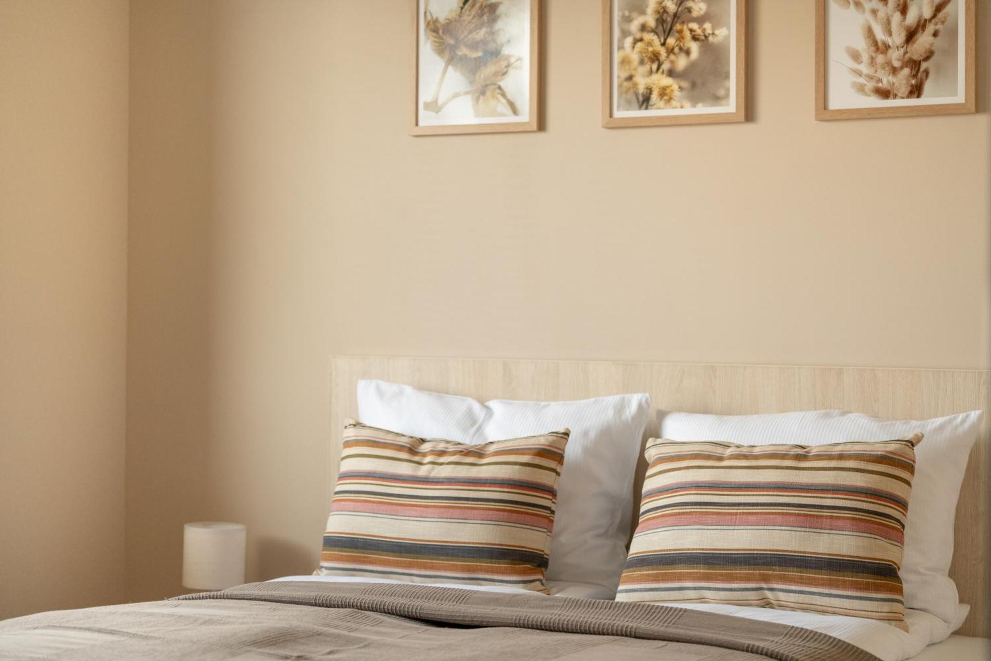 Cosy And Bright Apartment With Parking In Poznan By Noclegi Renters Eksteriør bilde